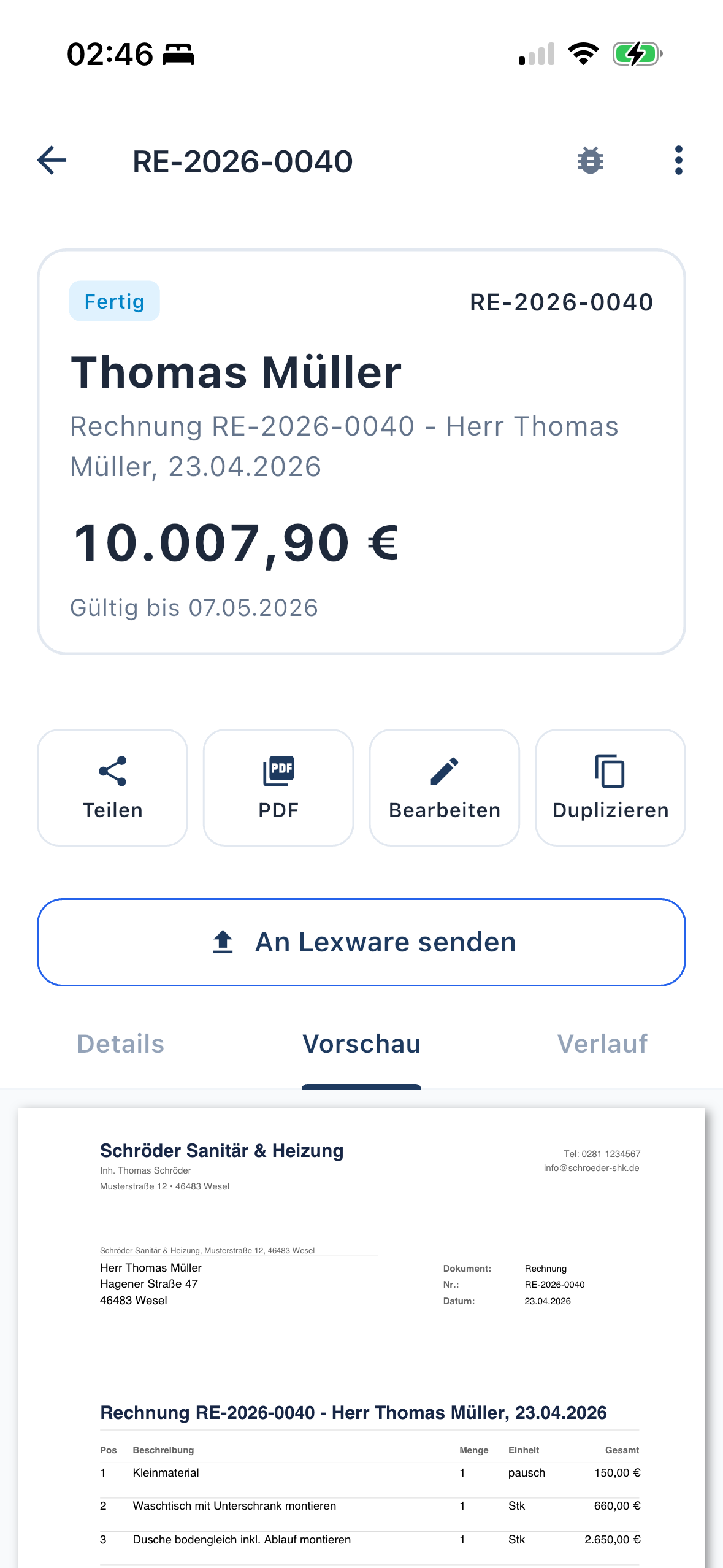 Fertige Rechnung als PDF mit Rechnungsnummer, Positionen, MwSt-Aufschlüsselung und Zahlungsbedingungen